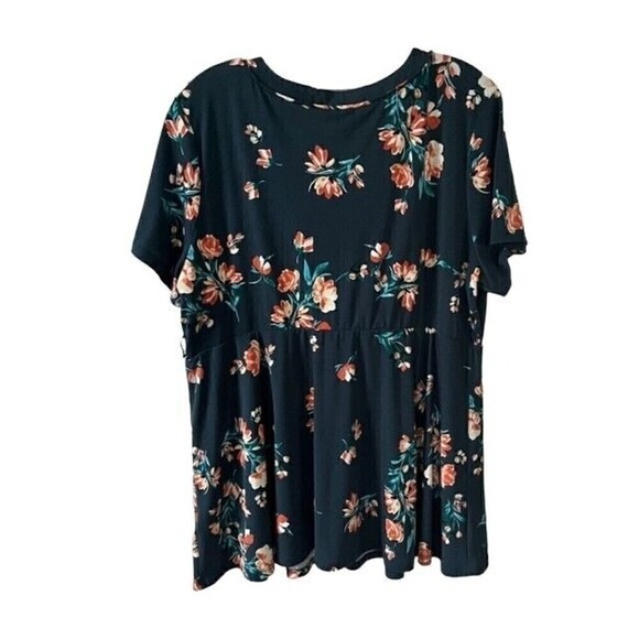 Torrid Green Floral Knit Crepe Peplum Faux Wrap Top Size 2 2X - Picture 7 of 9